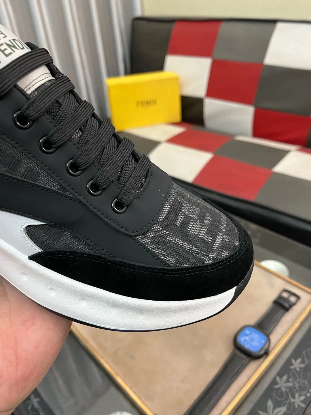 Men's Men's Shoes💰440⌚️⌚️[fendi] Fendi's classic and comfortable men's, this complex sneaker is made of soft calfskin➕genuine leather lining➕original ultra-light rubber material with rough outsole. This unique light style is suitable for the casual and refined sensibility of this season. It is comfortable and natural on the feet. It is an everyday style for casual travel in autumn and winter! 38−443️⃣colors available